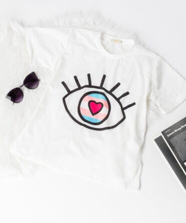 Polera Ojo Corazón manga corta mujer